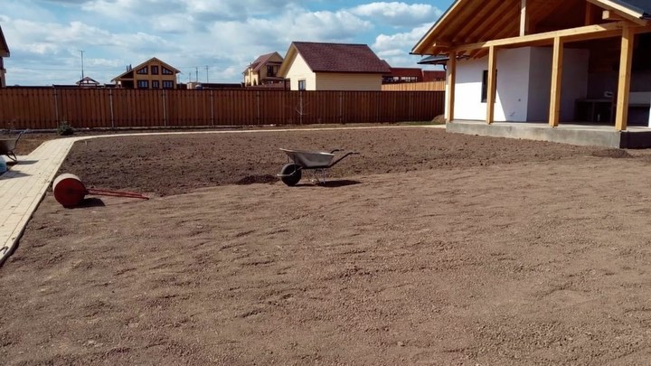 Сборник фотографий с объектов, где мы выполняли укладку газона в 2020 году (часть 2) фото