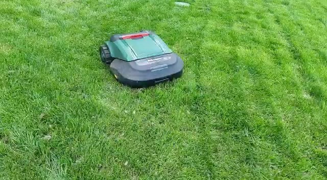 Робот-косильщик газона Робот-косильщик газона